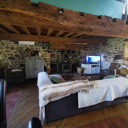 Holiday home Maison Du Domaine Des Garde Bousset La Cellette (Puy-de-Dome)